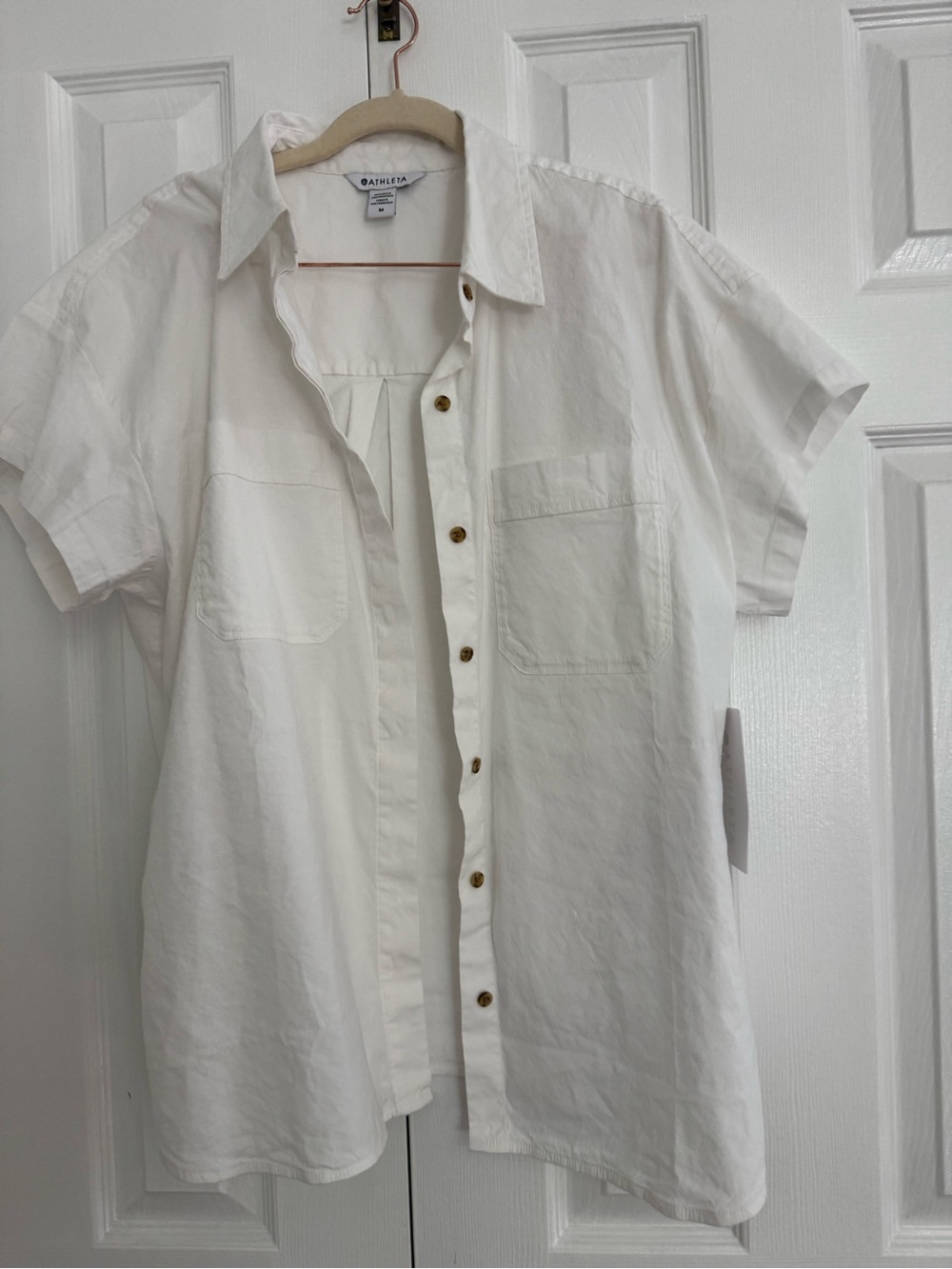 Athleta White Short-Sleeve Button-Down Shirt with Chest Pockets M.